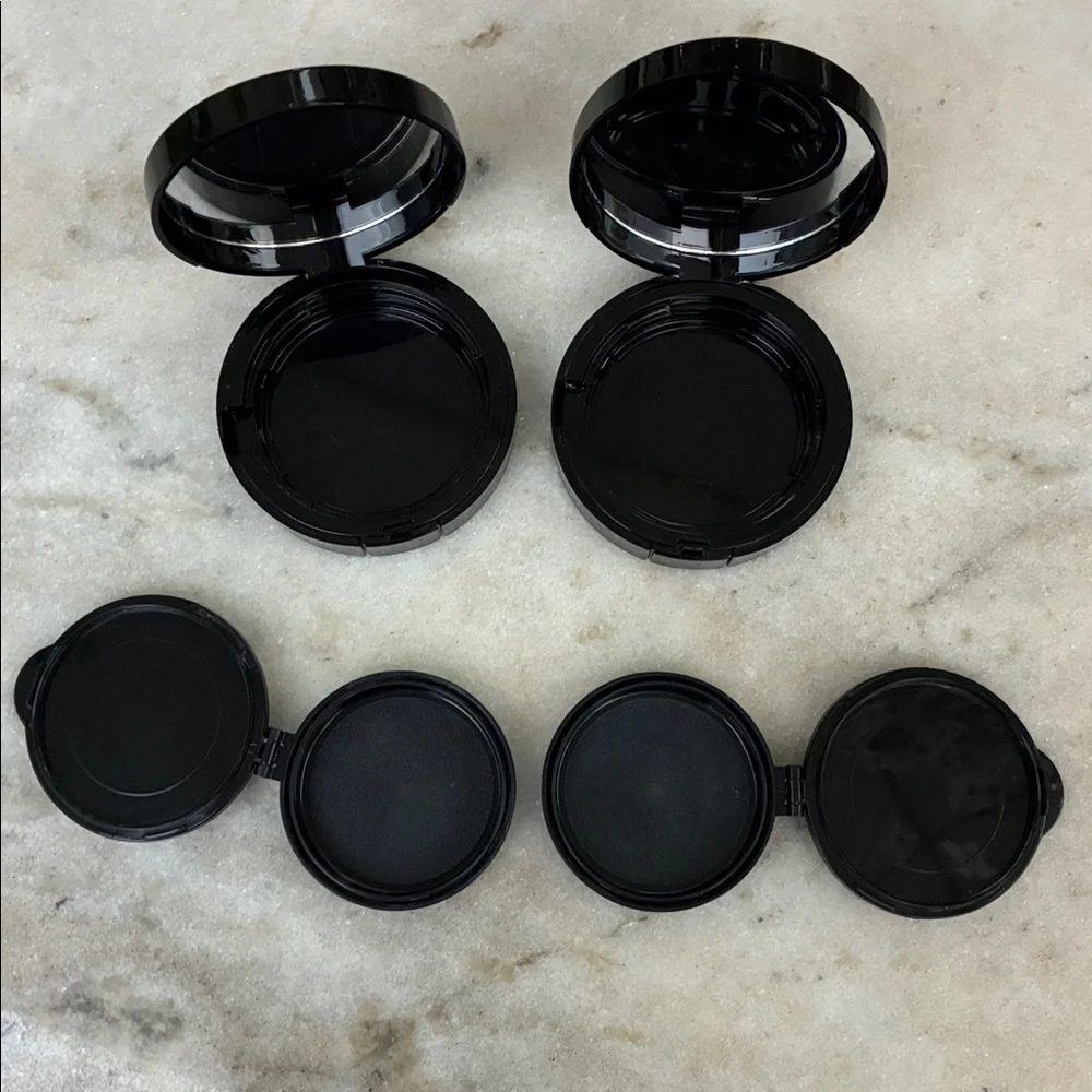 2 empty Chanel refillable compacts - Picture 3 of 16